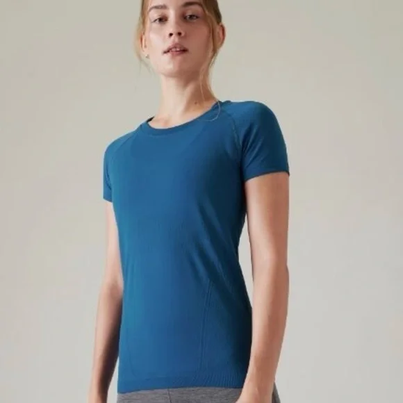 Women’s Athleta Momentum Seamless Tee Mesh Panels Stretch Breathable Sz. S - Picture 1 of 13
